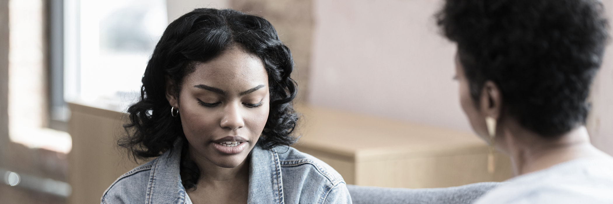 A woman getting outpatient borderline personality disorder treatment at Renova Behavioral Health in Peabody, MA.